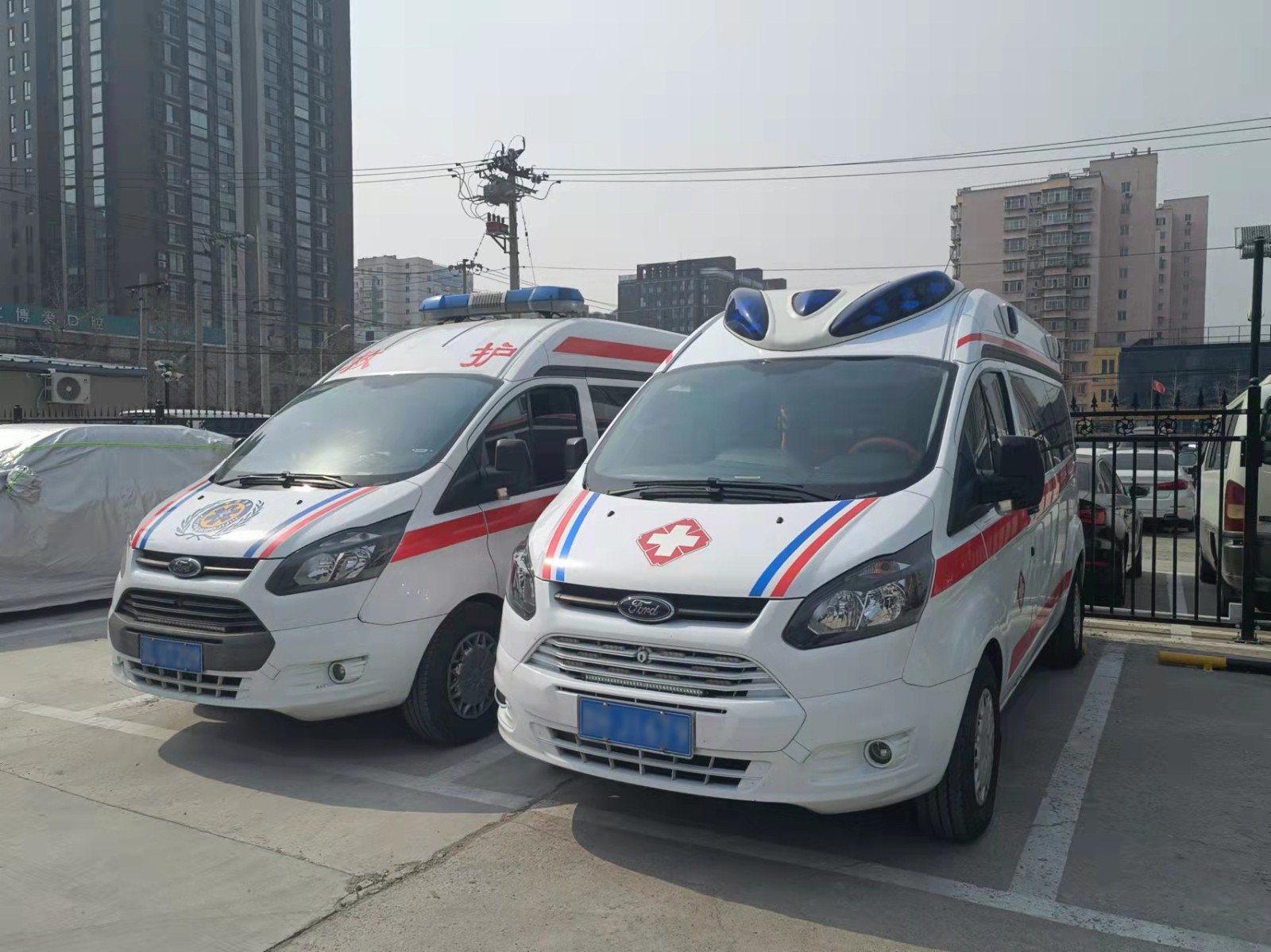 麻栗坡县救护车转院